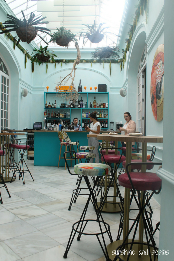 the bar at Aníbal Sevilla